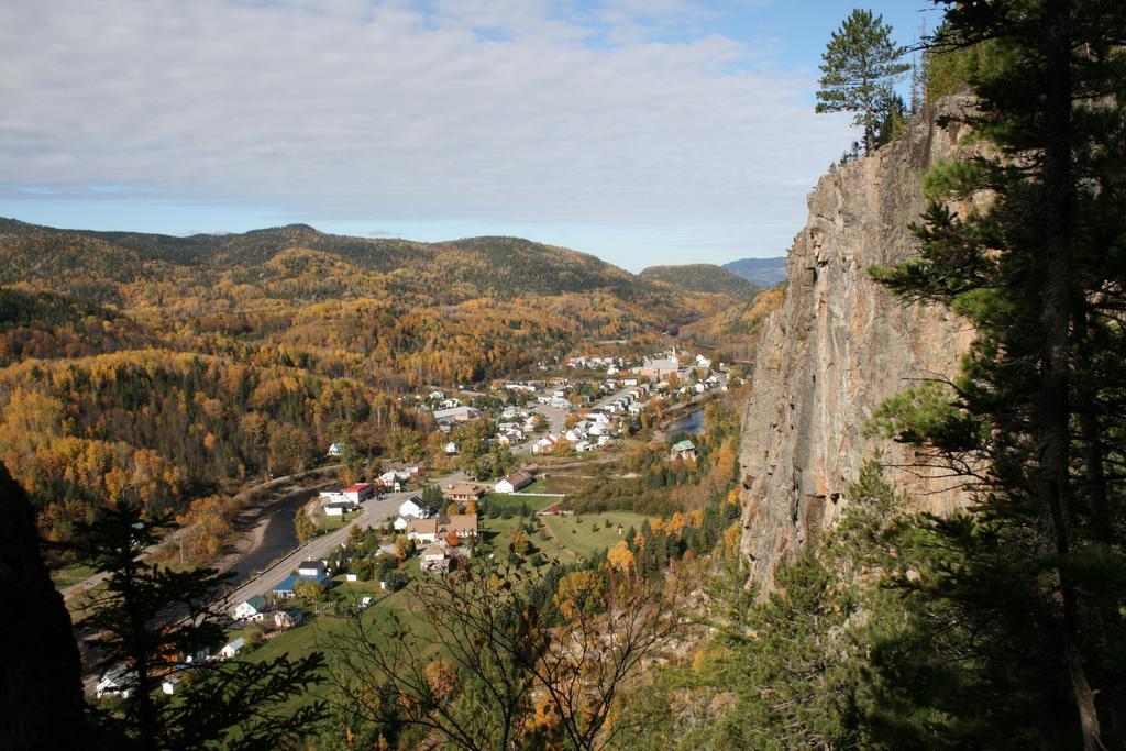 הוילה Riviere Petit Saguenay מראה חיצוני תמונה